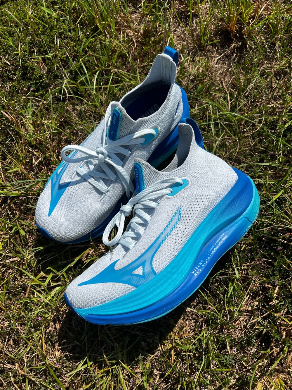 CLEAN Mizuno size 7 Womens Neo Vista River Blue running shoes